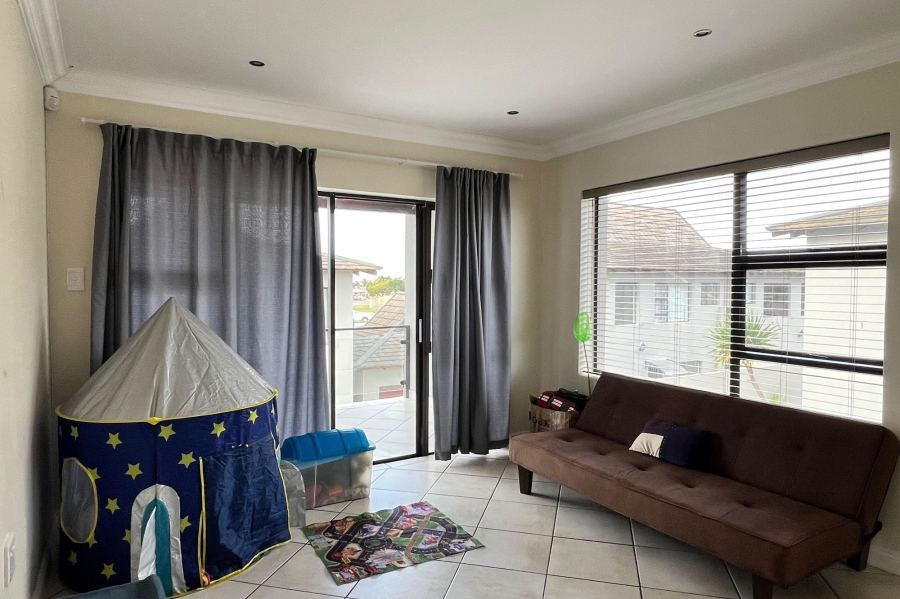 3 Bedroom Property for Sale in Wavecrest Eastern Cape
